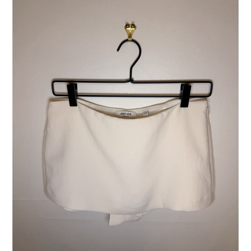 Aritzia Jewel Skort Crepette Women's Size 2 White High Rise Mini Skirt Shorts